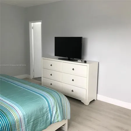 $4,300 | 3801 South Ocean Drive, Unit 10V, Hollywood, FL 33019