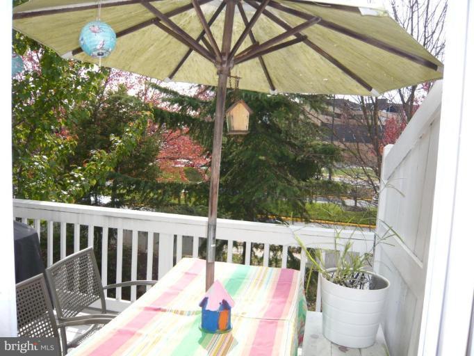 12050 Edgemere Circle Reston, VA 20190 - Photo 11 of 18 Deck