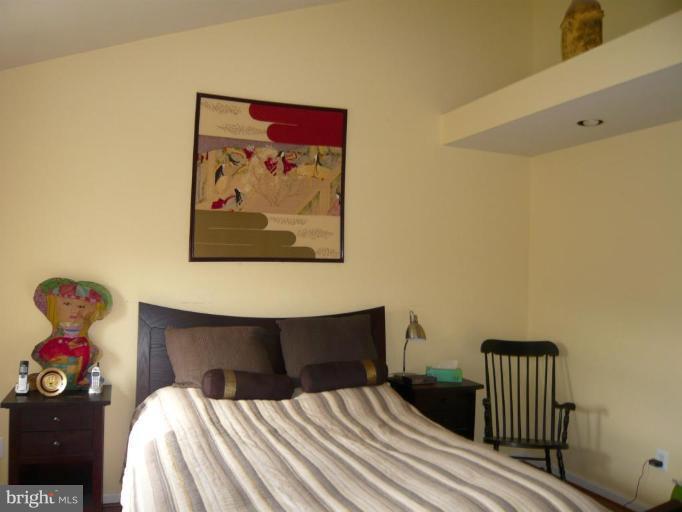 12050 Edgemere Circle Reston, VA 20190 - Photo 6 of 18 Master Bedroom