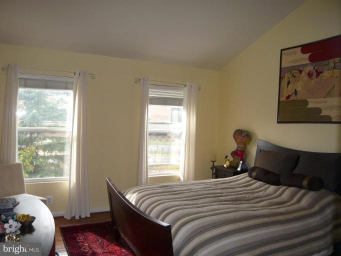 12050 Edgemere Circle Reston, VA 20190 - Photo 7 of 18 Master Bedroom #2