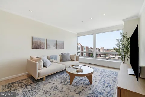 $300,000 | 1435 4th Street Southwest, Unit B815, Washington, DC 20024