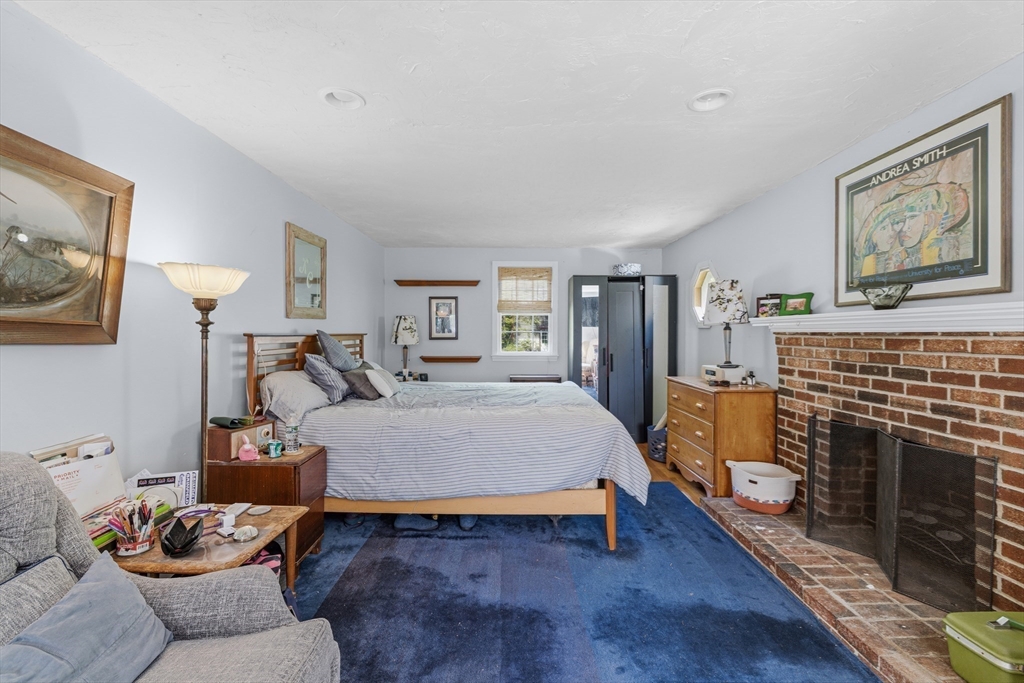 106 South Meadow Road Carver, MA 02330 - Photo 14 of 21