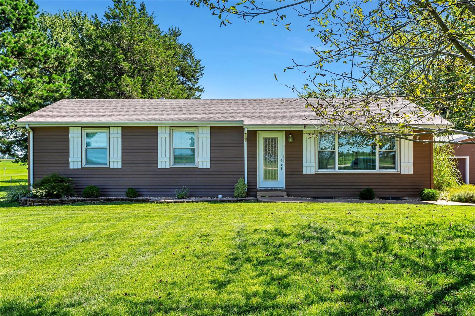 5652 Maeystown Road Waterloo, IL 62298 - Photo 1 of 44