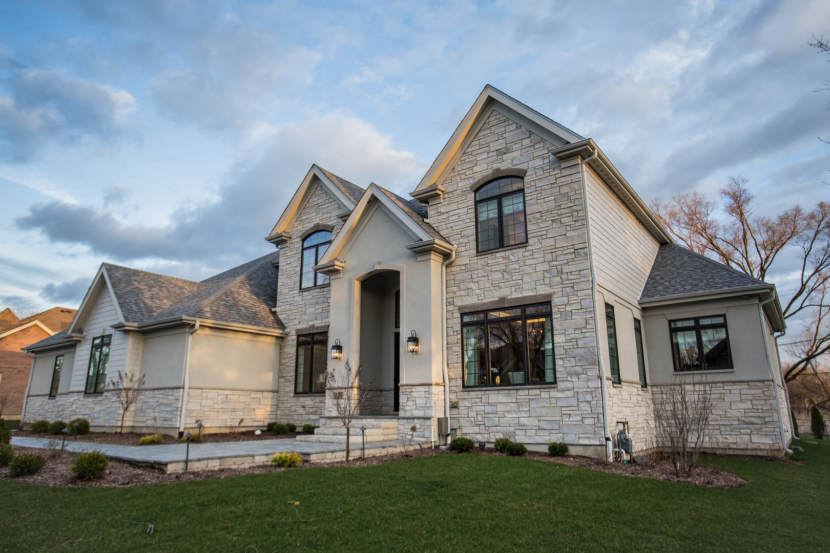 274 West Michigan Avenue Palatine, IL 60067 - Photo 1 of 20 a front view of a house with a yard
