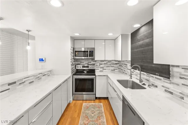 $2,588 | 1531 Commanche Drive, Las Vegas, NV 89169