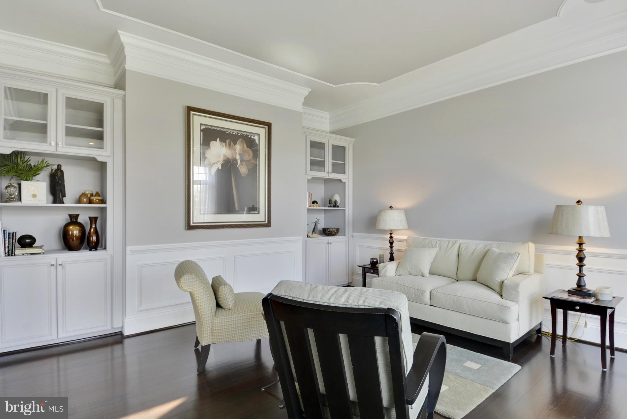 17218 Dr Bird Road Silver Spring, MD 20906 - Photo 5 of 30 Living Room