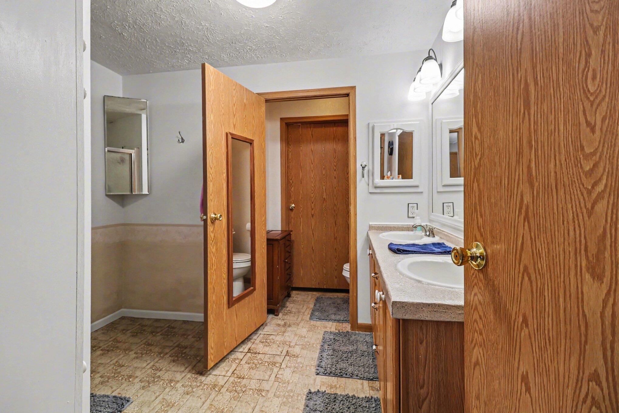 1130 Brookridge Road Ludington, MI 49431 - Photo 15 of 30 Primary Bathroom