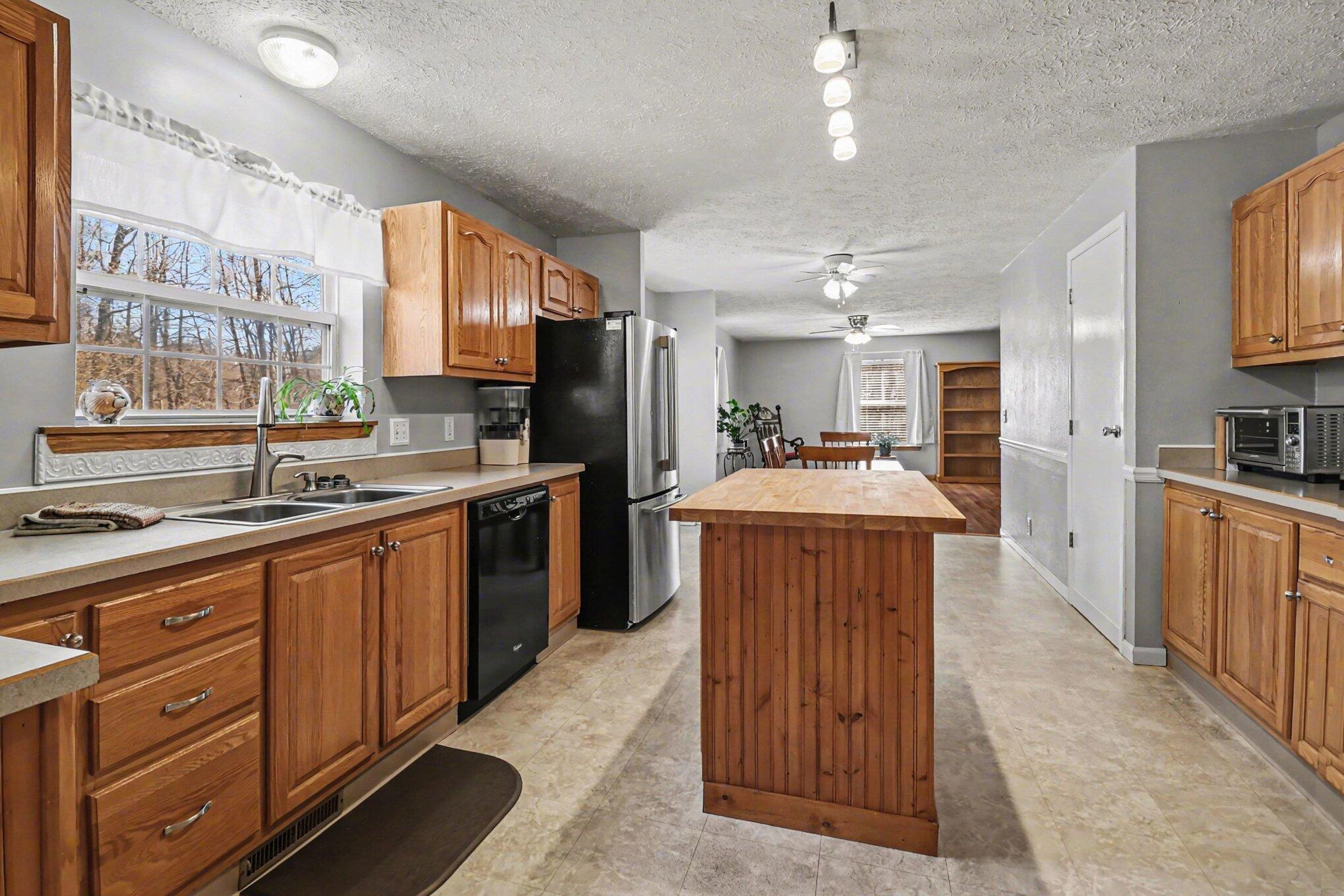 1130 Brookridge Road Ludington, MI 49431 - Photo 9 of 30 Kitchen