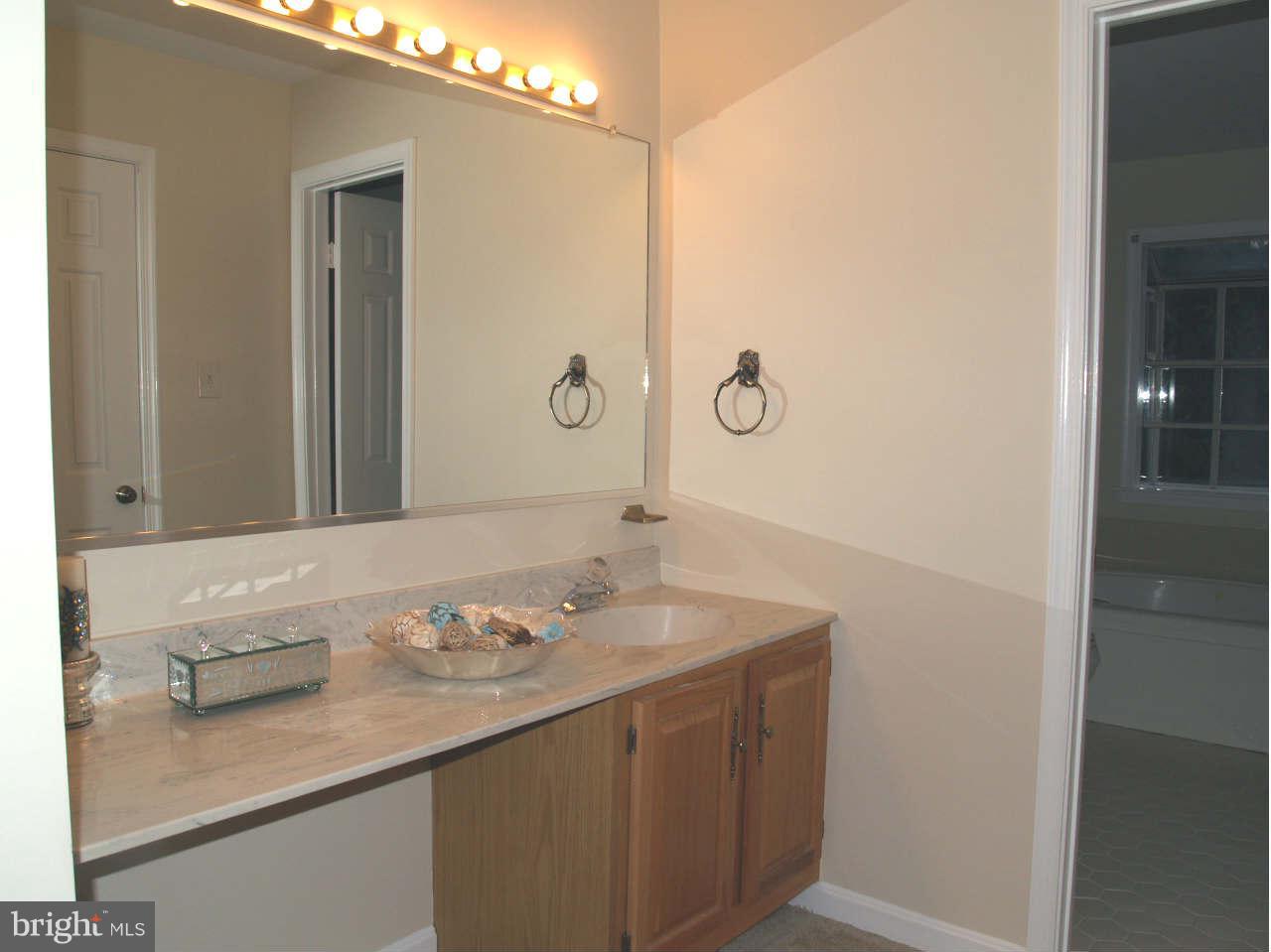 715 Kersey Road Silver Spring, MD 20902 - Photo 22 of 27 Bath (Master)
