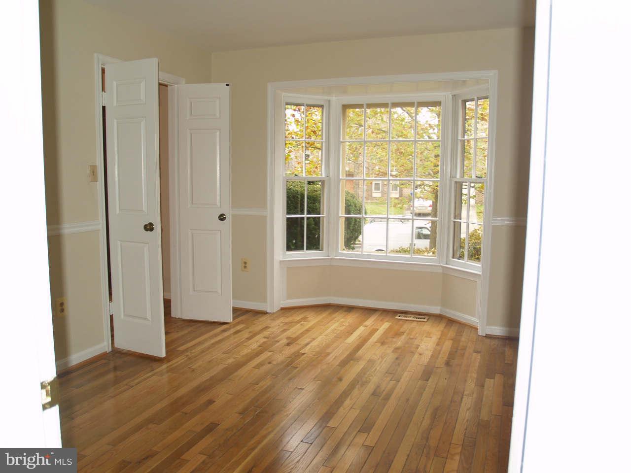 715 Kersey Road Silver Spring, MD 20902 - Photo 5 of 27 Interior (General)