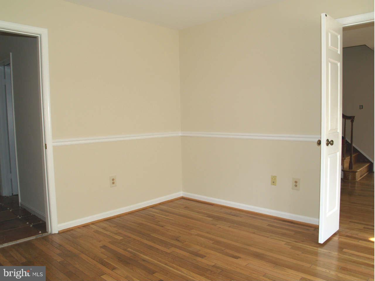 715 Kersey Road Silver Spring, MD 20902 - Photo 9 of 27 Interior (General)