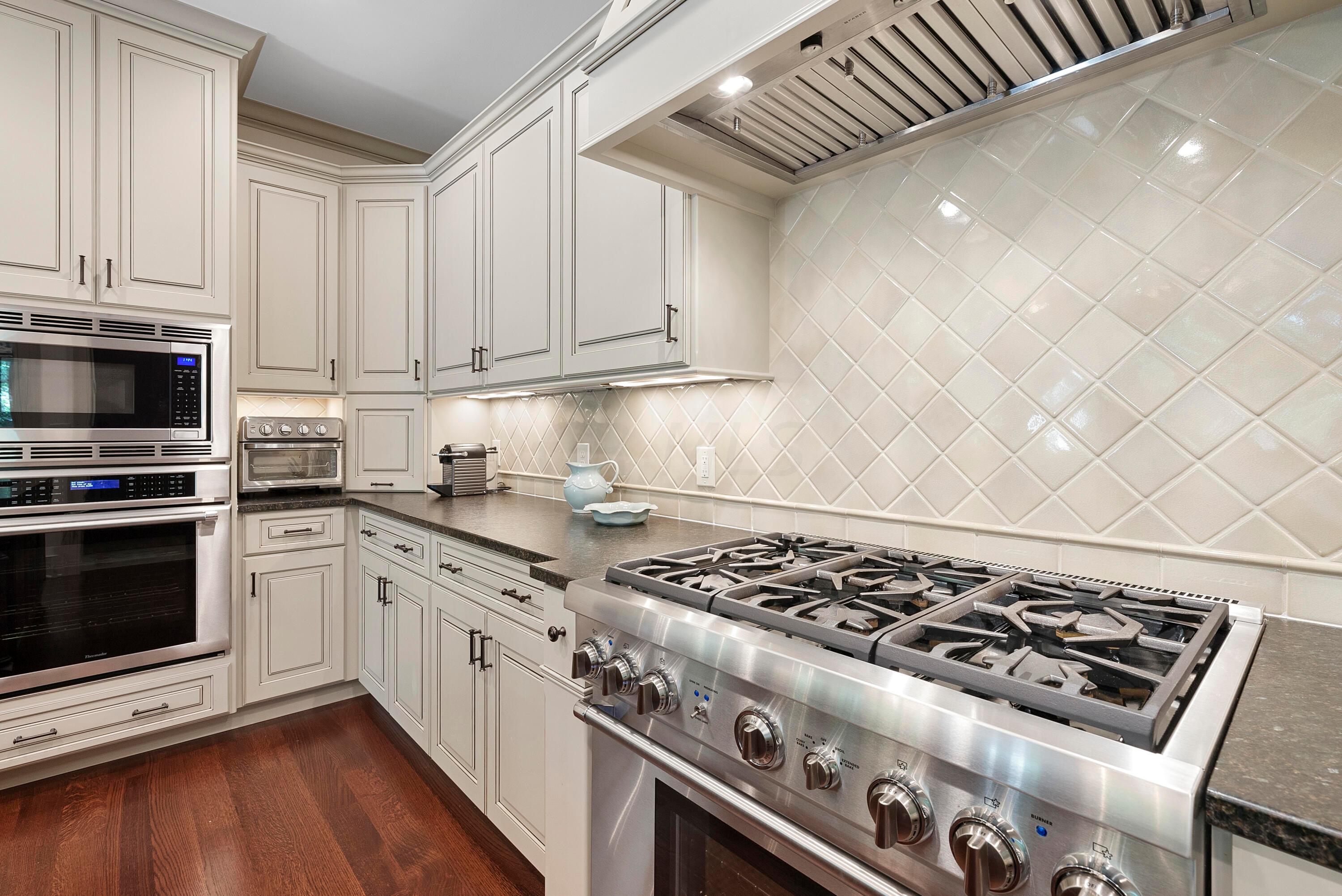 2730 Edington Road Columbus, OH 43221 - Photo 21 of 70 Kitchen