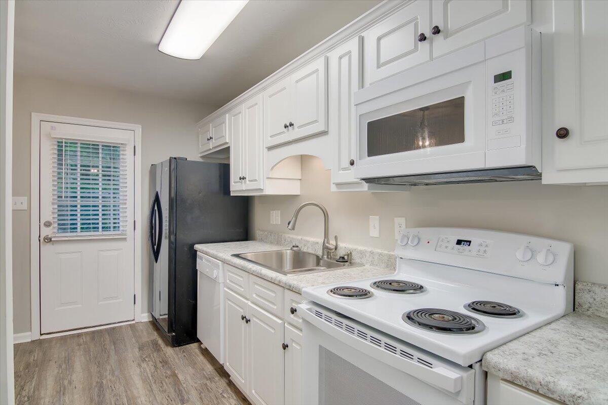 684 Brook Trail Evans, GA 30809 - Photo 5 of 16 684 Brook Trail Kitchen
