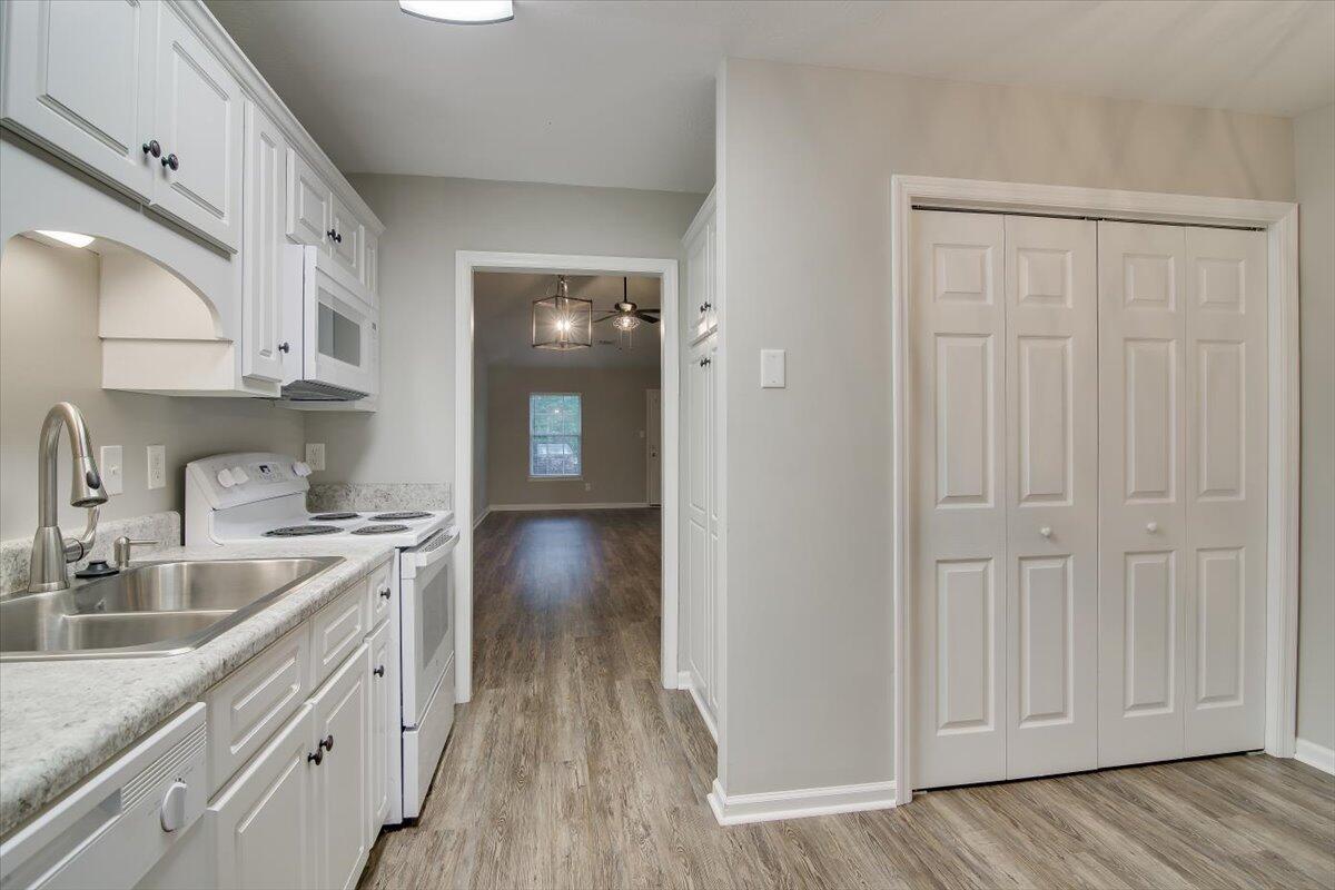 684 Brook Trail Evans, GA 30809 - Photo 7 of 16 684 Brook Trail Kitchen