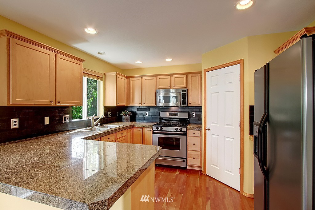 18306 8th Avenue Southeast Bothell, WA 98012 - Photo 2 of 17 Gallery Image 2