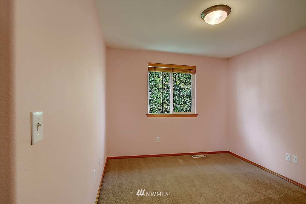 18306 8th Avenue Southeast Bothell, WA 98012 - Photo 14 of 17 Gallery Image 14
