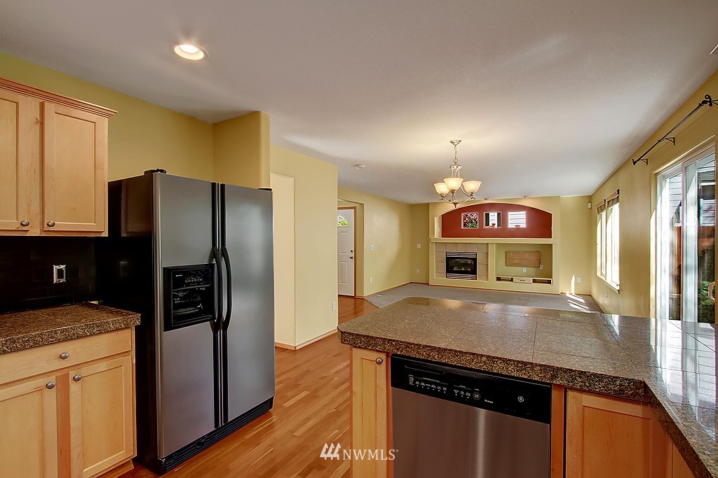 18306 8th Avenue Southeast Bothell, WA 98012 - Photo 3 of 17 Gallery Image 3