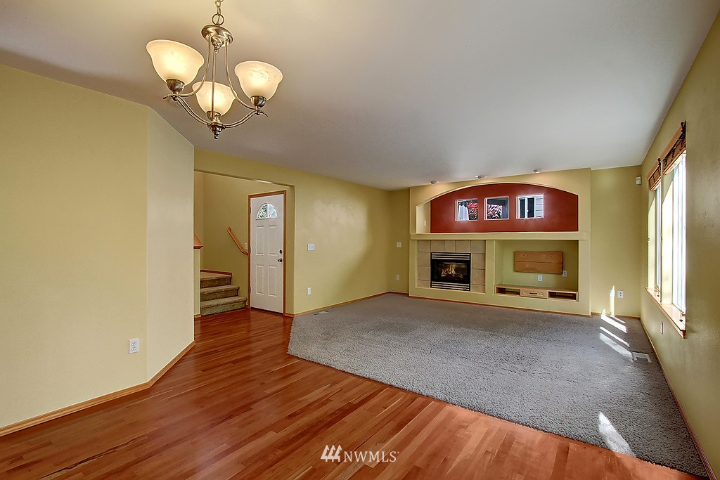 18306 8th Avenue Southeast Bothell, WA 98012 - Photo 5 of 17 Gallery Image 5