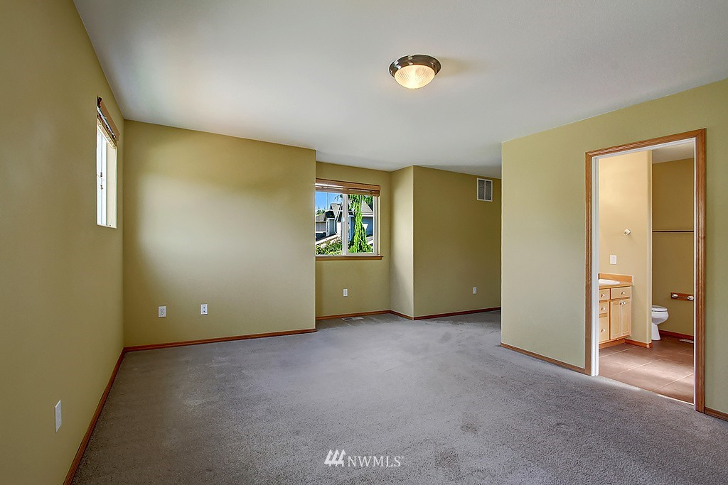 18306 8th Avenue Southeast Bothell, WA 98012 - Photo 9 of 17 Gallery Image 9