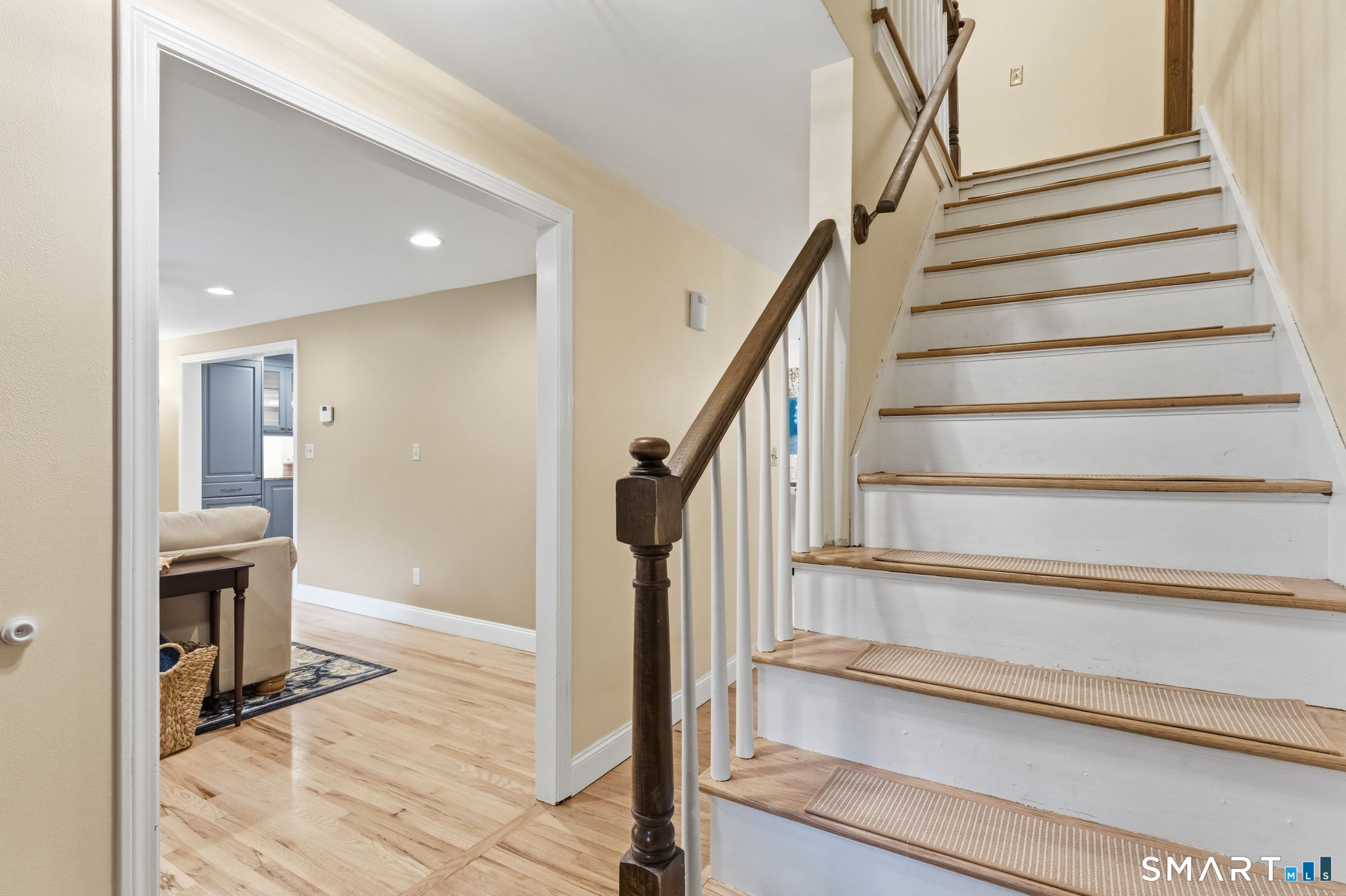 9 Banks Road Simsbury, CT 06092 - Photo 8 of 40