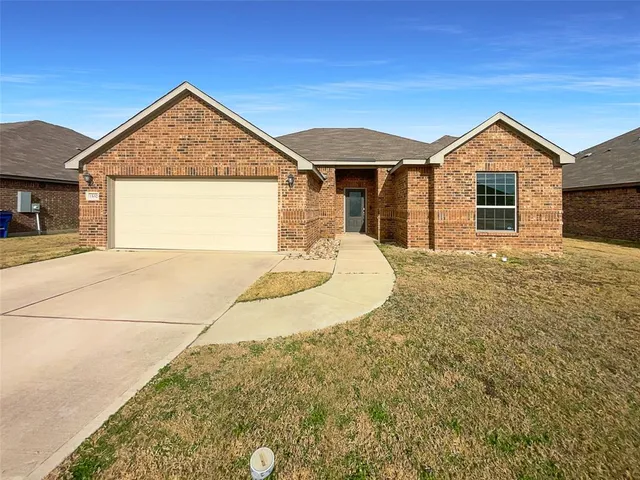 $300,000 | 1532 Mackinac Drive, Crowley, TX 76036