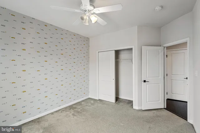 a view of a livingroom with an empty space