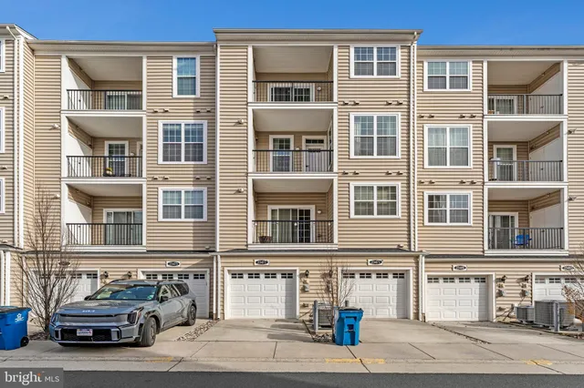 $3,300 | 23477 Belvoir Woods Terrace, Ashburn, VA 20148