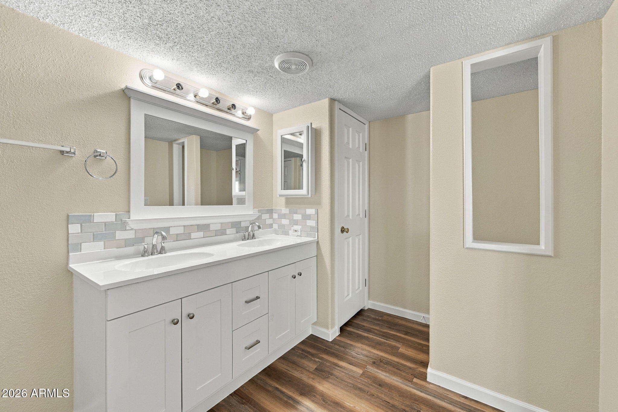 320 East Verde Ranch Road Paulden, AZ 86334 - Photo 26 of 43 Primary Bathroom
