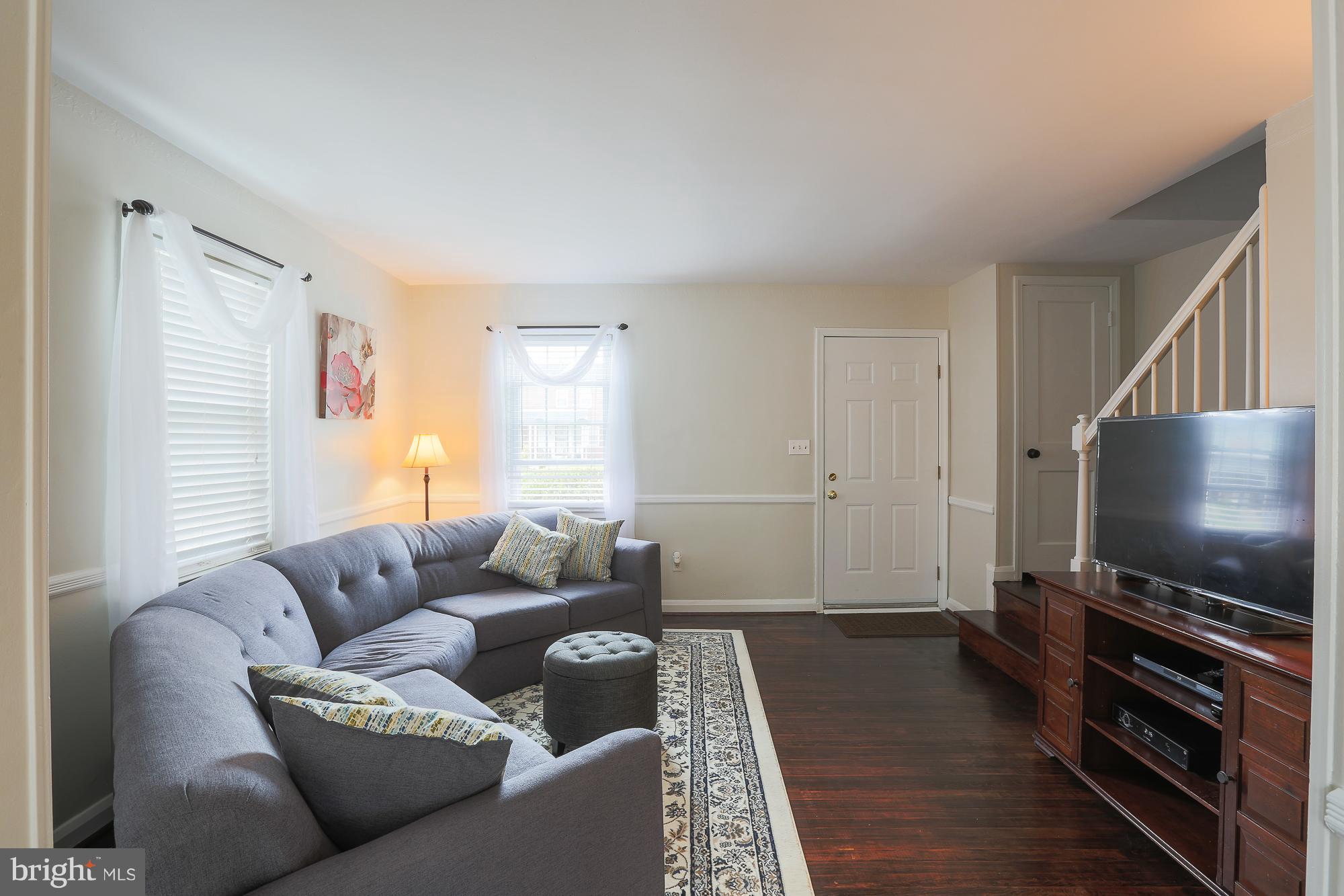8327 Edgedale Road Baltimore, MD 21234 - Photo 8 of 29 Living Room