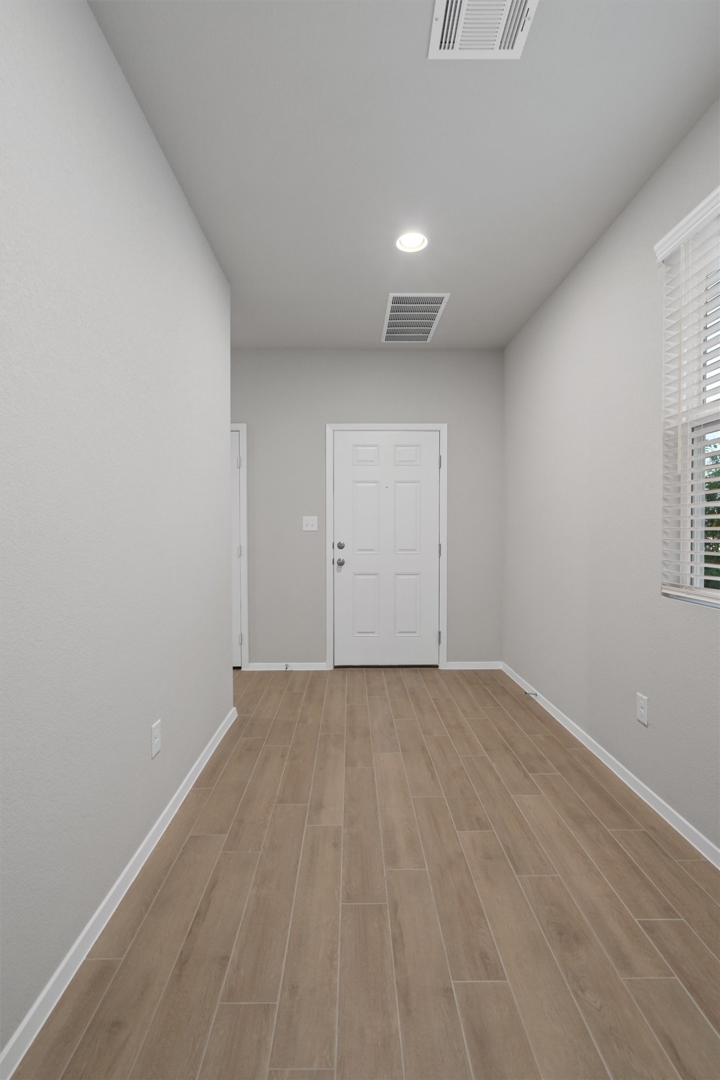 109 Tillage Road Elgin, TX 78621 - Photo 4 of 40 Entrance Hall Way