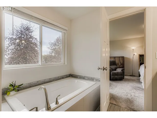 $529,900 | 2676 Northwest Shadden Drive, McMinnville, OR 97128