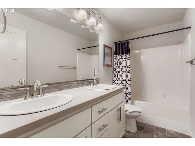 $529,900 | 2676 Northwest Shadden Drive, McMinnville, OR 97128