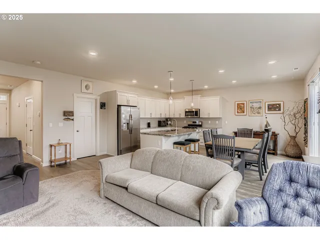 $529,900 | 2676 Northwest Shadden Drive, McMinnville, OR 97128