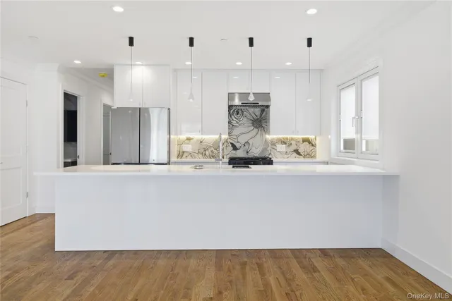 $4,800 | 550 East Harrison Street, Long Beach, NY 11561