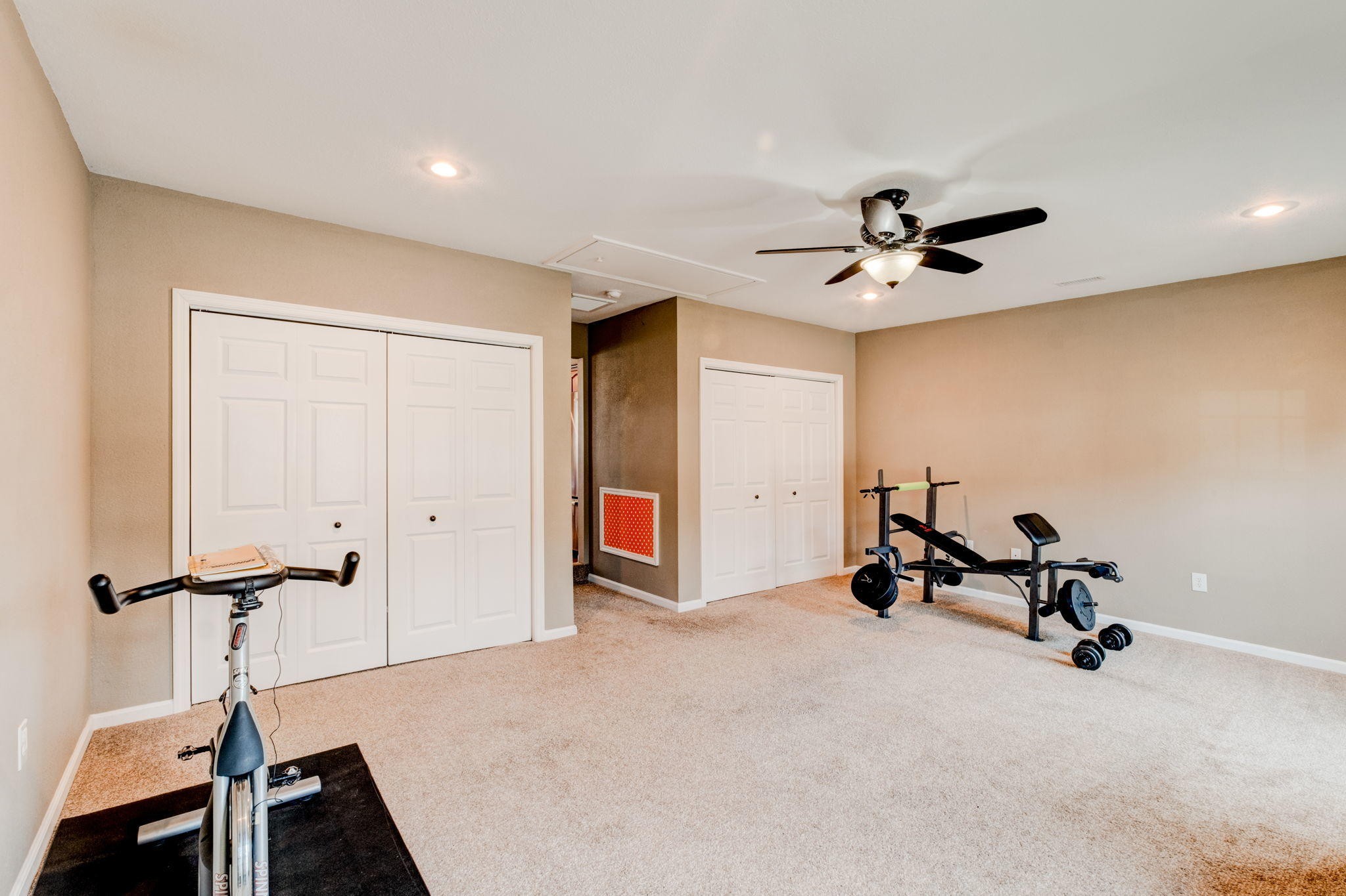 132 Pheasant Road Clinton, TN 37716 - Photo 18 of 40 a view of a room with gym equipment