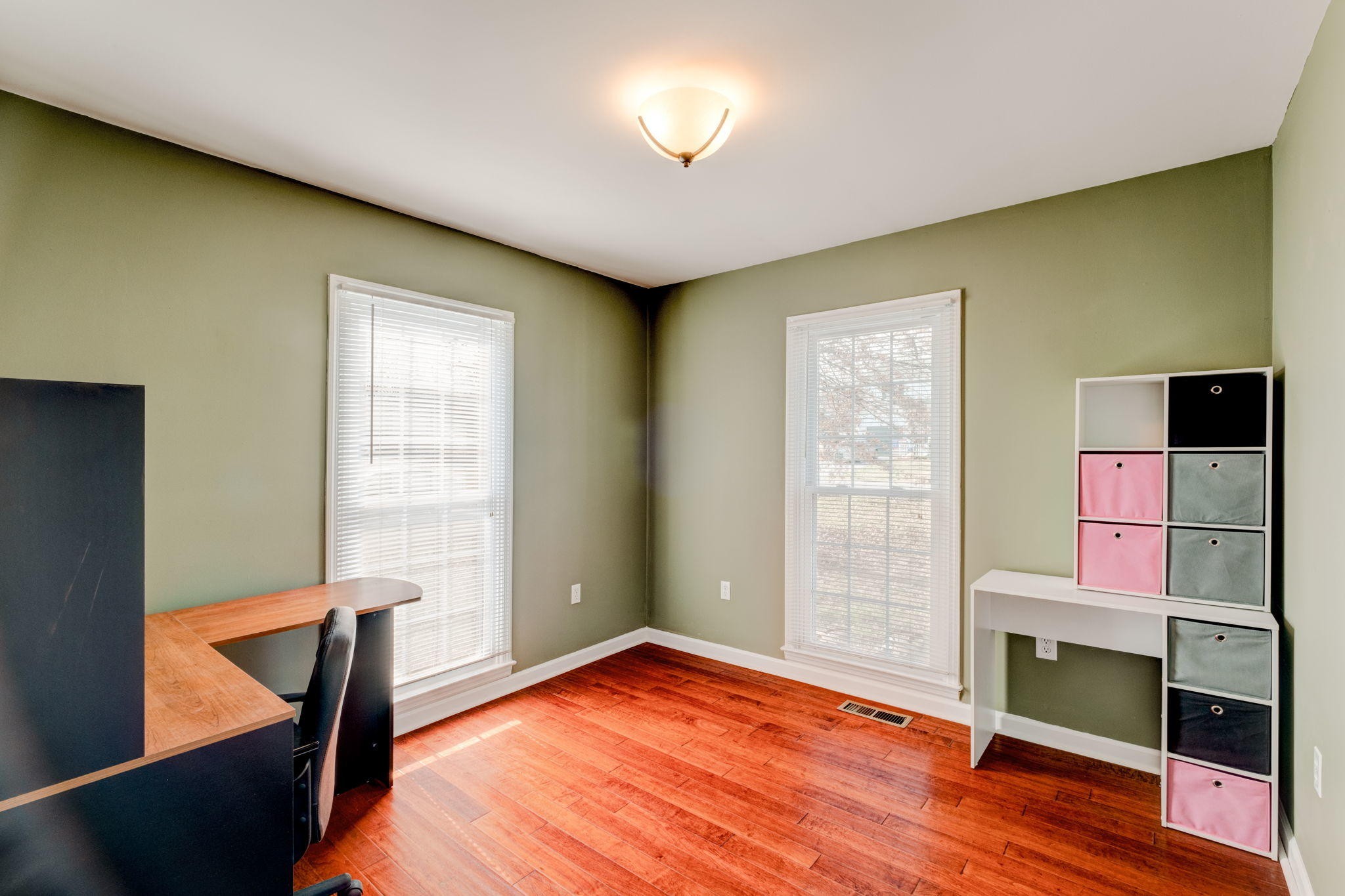 132 Pheasant Road Clinton, TN 37716 - Photo 26 of 40 a view of room with window and wooden floor
