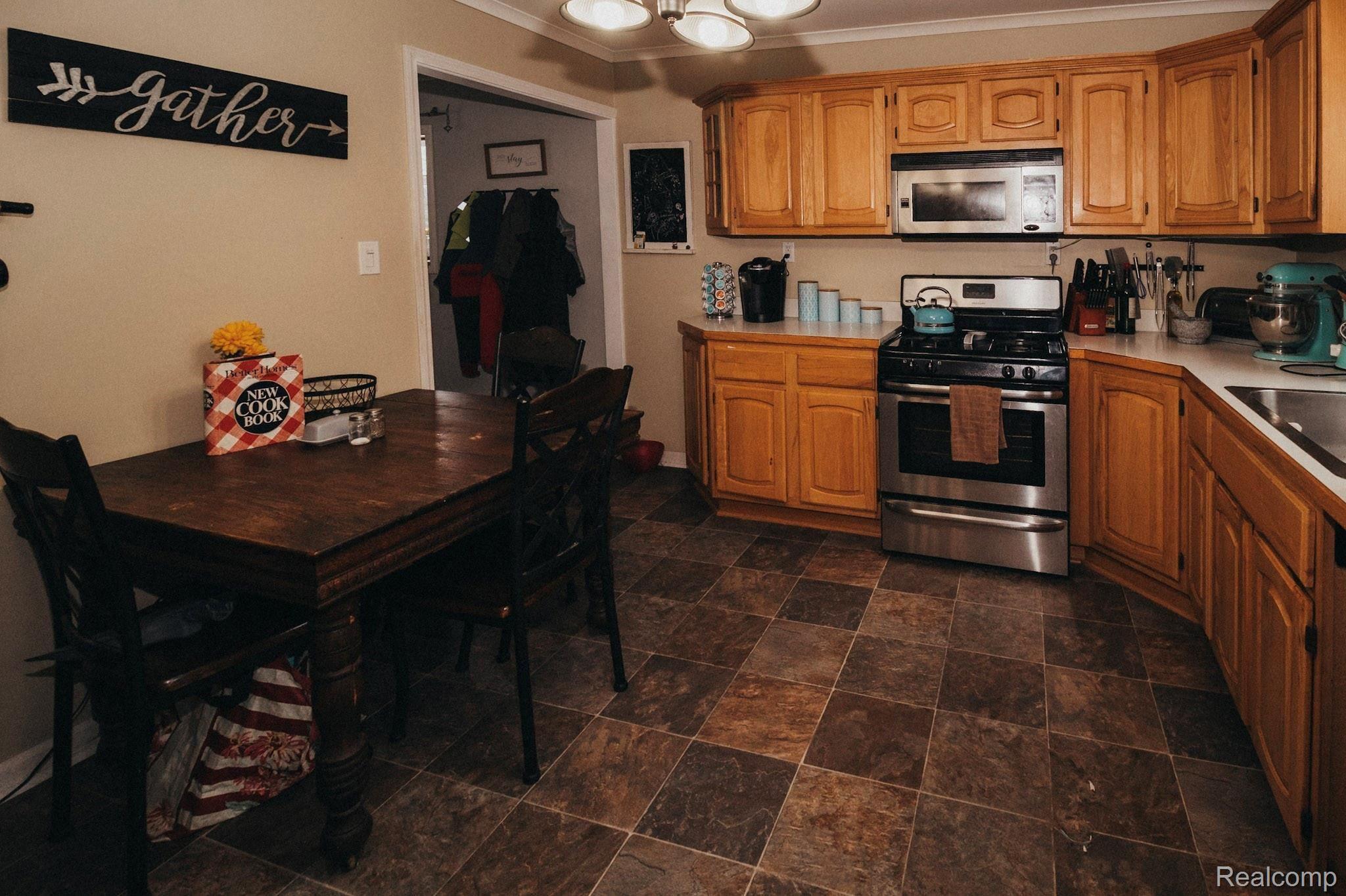 1064 Baldwin Road Lapeer, MI 48446 - Photo 5 of 13 7bea13f9ceed87cd22a403fe700608dd.jpeg