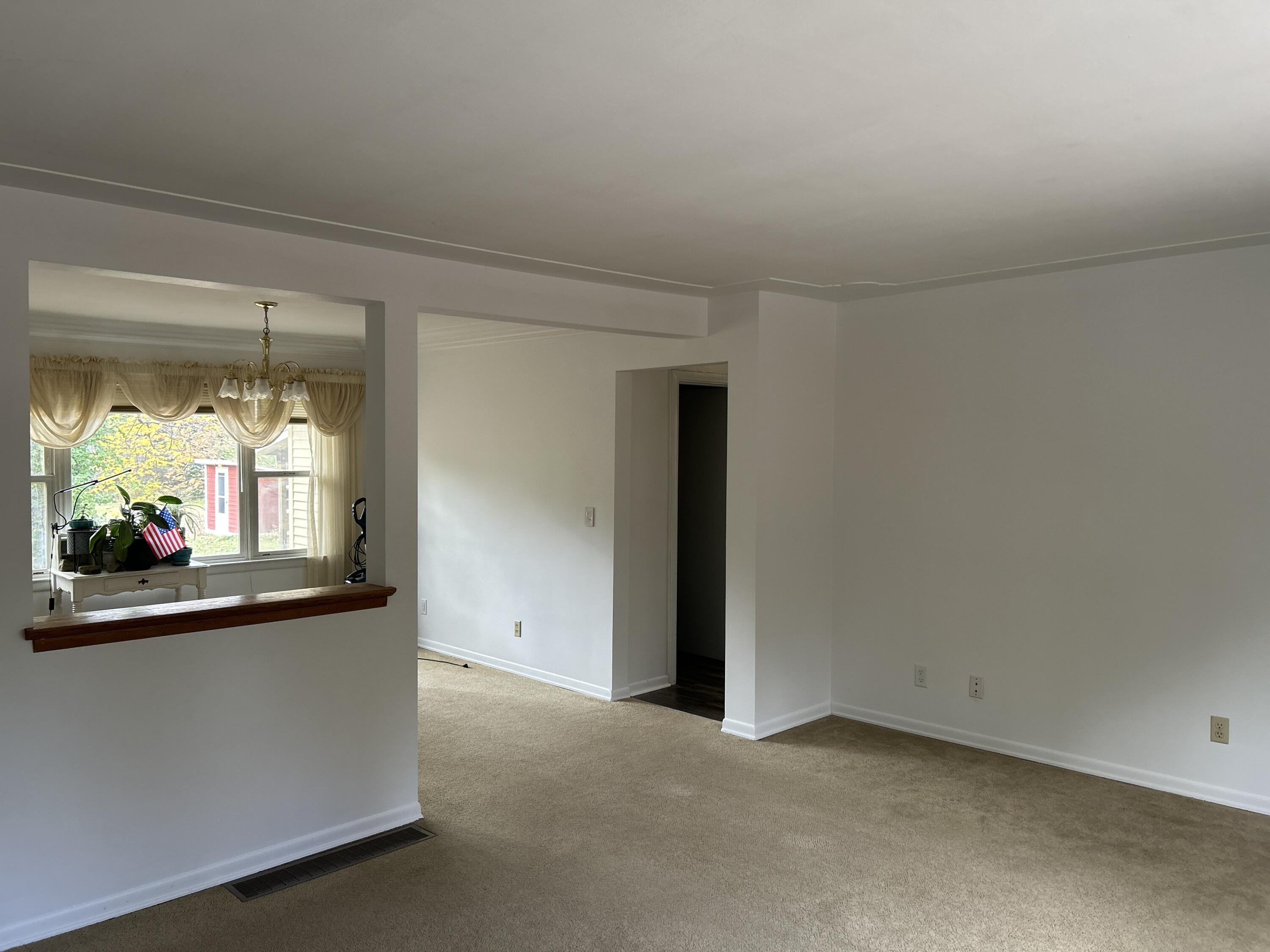 4585 Lorenson Road Muskegon, MI 49445 - Photo 11 of 30 Living Room3