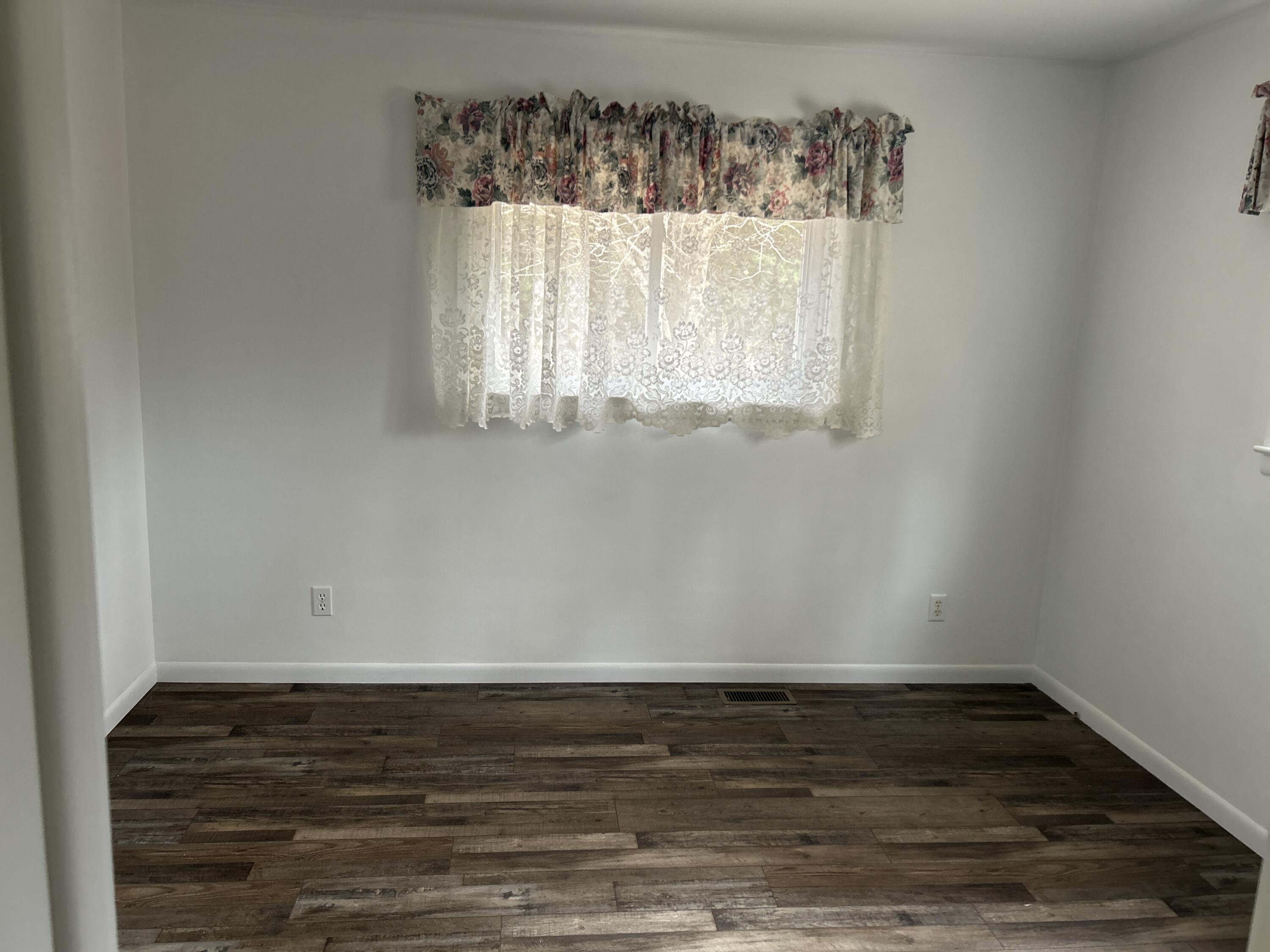 4585 Lorenson Road Muskegon, MI 49445 - Photo 18 of 30 Third Bedroom