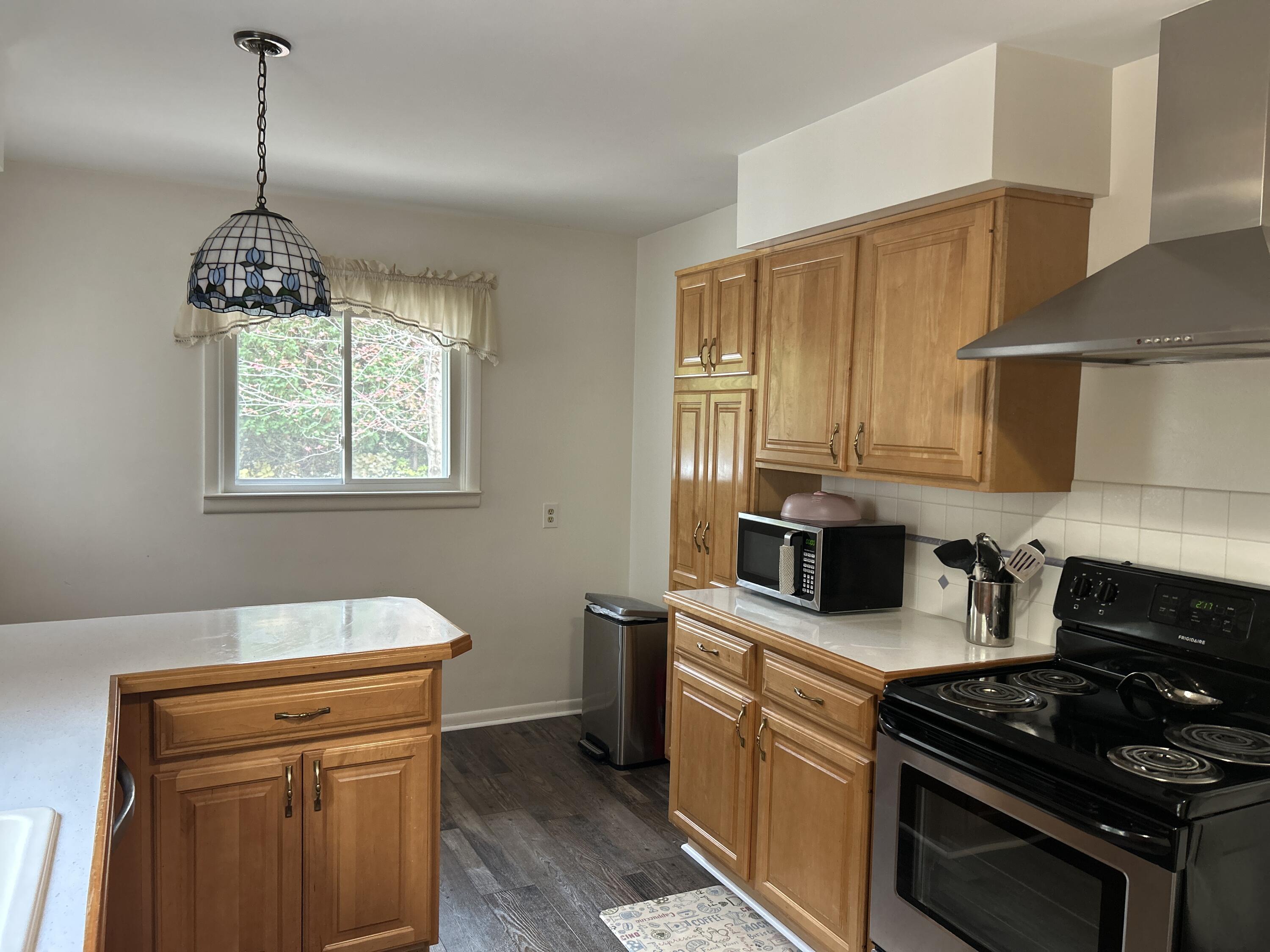 4585 Lorenson Road Muskegon, MI 49445 - Photo 20 of 30 Kitchen2