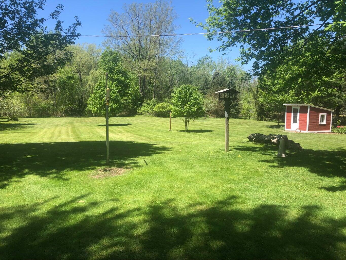 4585 Lorenson Road Muskegon, MI 49445 - Photo 4 of 30 backyard