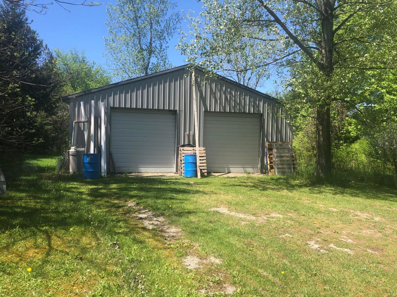 4585 Lorenson Road Muskegon, MI 49445 - Photo 6 of 30 pole_barn