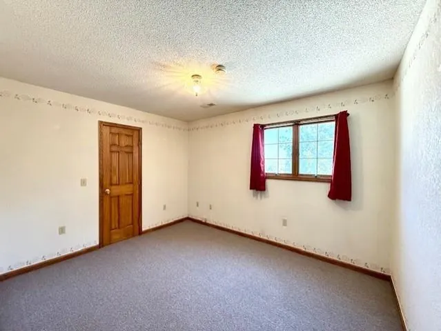 $679,000 | 224 Lake Viking Terrace, Gallatin, MO 64640