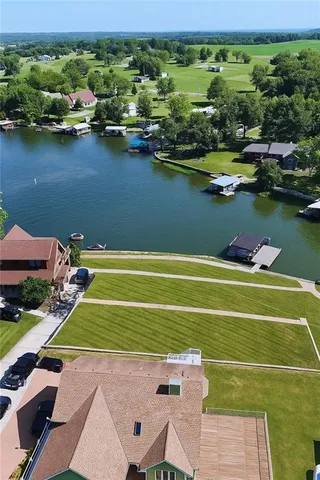 $715,000 | 224 Lake Viking Terrace, Gallatin, MO 64640