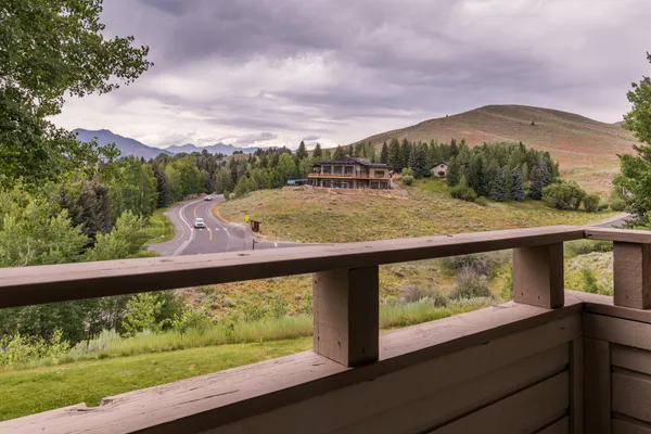 $709,999 | 4015 Bluff Condo Drive, Sun Valley, ID 83353