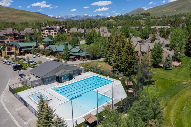 $709,999 | 4015 Bluff Condo Drive, Sun Valley, ID 83353
