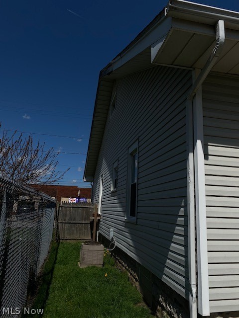 1272 West Waterloo Road Akron, OH 44314 - Photo 8 of 18
