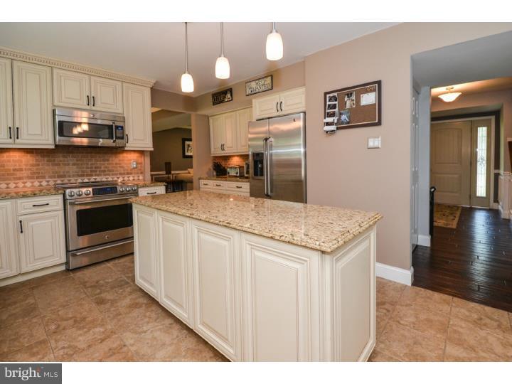 170 Aspen Road Yardley, PA 19067 - Photo 10 of 25 Kitchen