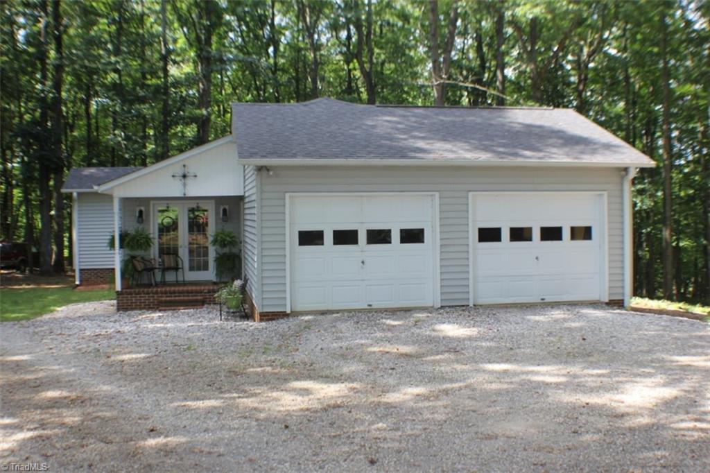 2534 Zephyr Road Thurmond, NC 28683 - Photo 3 of 20 Gallery Image 3