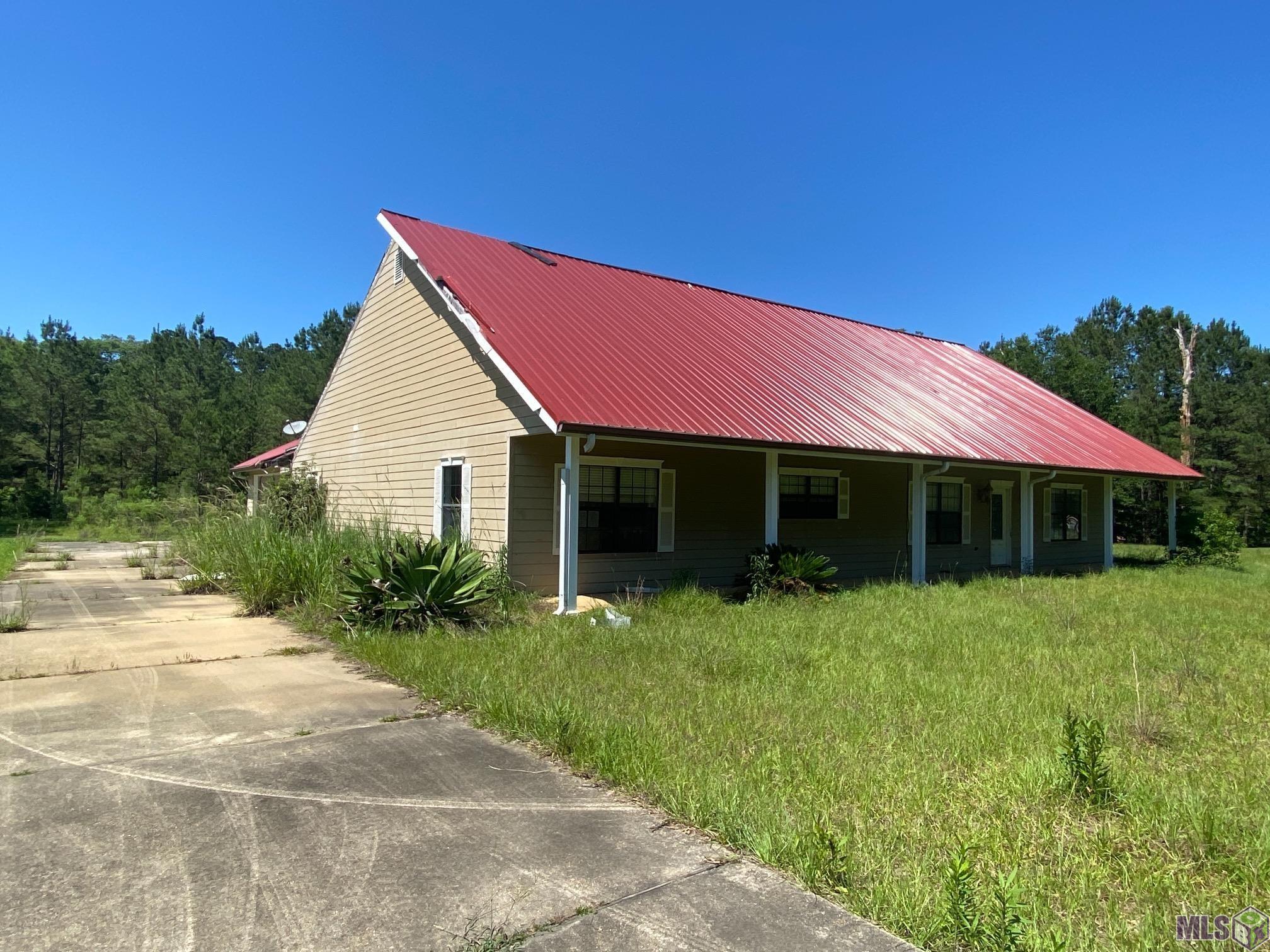 8945 Peterson Road St. Francisville, LA 70775 - Photo 3 of 14